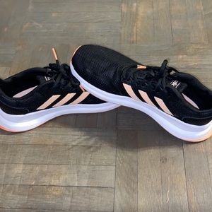 Women’s Adidas running shoe/ size 6